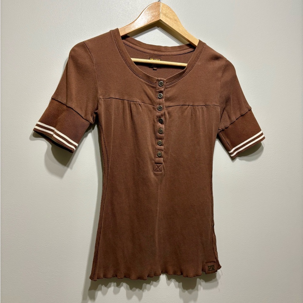 Powder Room Y2K Vintage Short Sleeve Fitted Ribbed Short Sleeve Shirt Top Brown